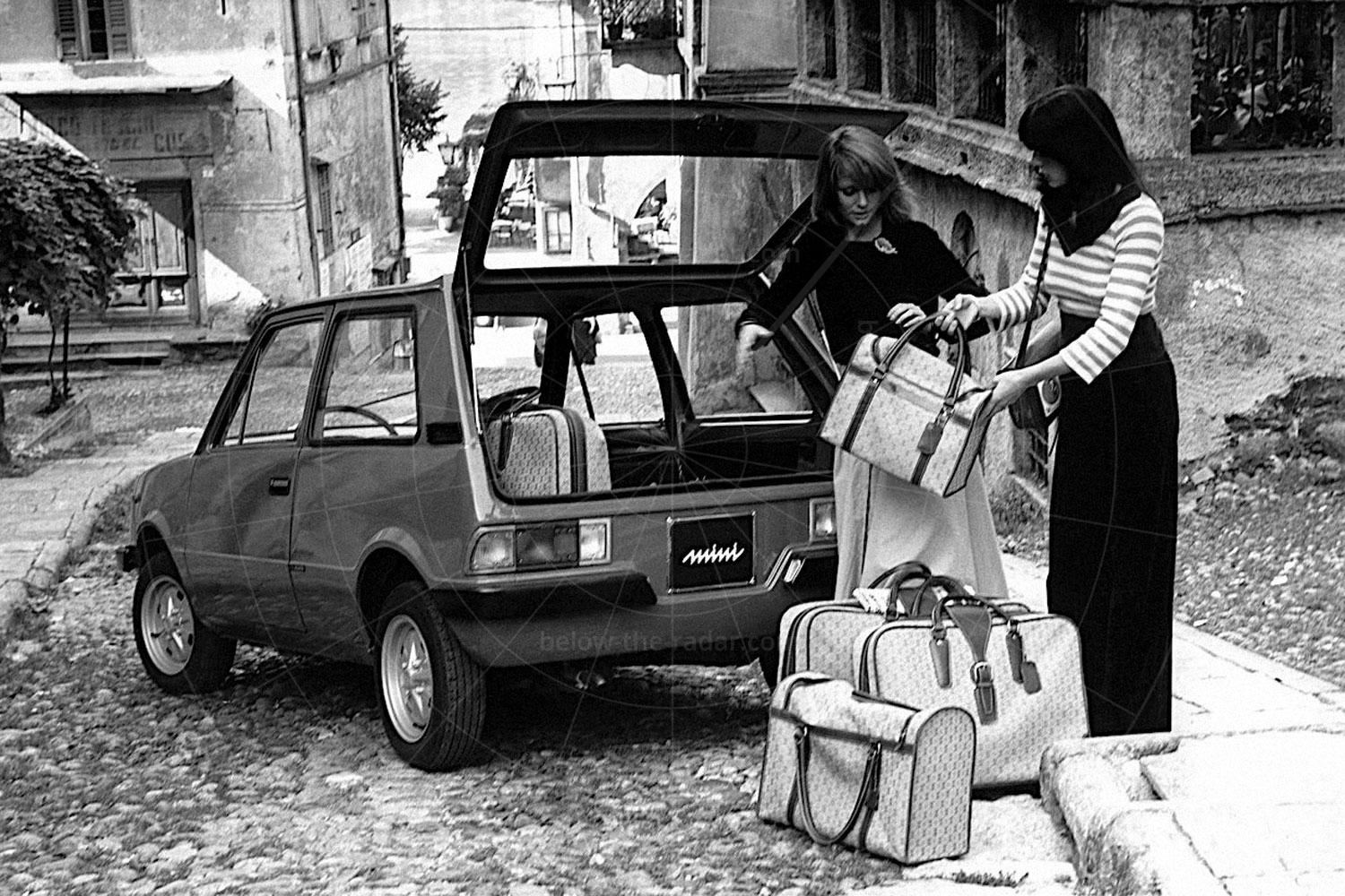 The Innocenti Mini 90 Pic: Magic Car Pics | The Innocenti Mini 90