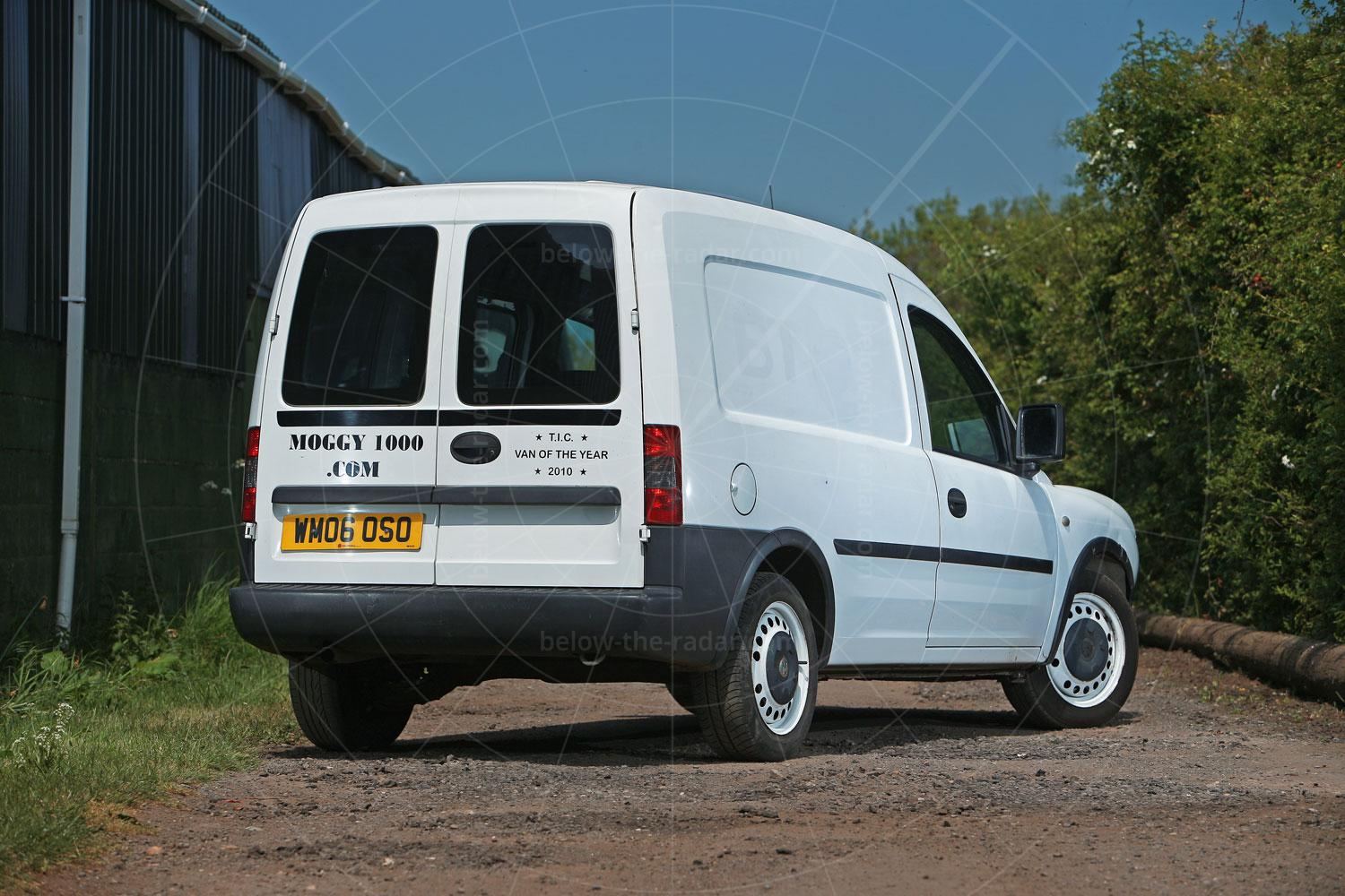 The Vauxhall-based Morris Minor van Pic: Magic Car Pics | The Vauxhall-based Morris Minor van